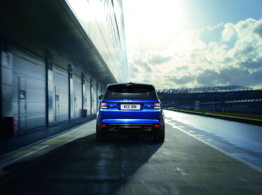  Land Rover Range Rover Sport SVR 2015 года  (фото 11 из 60)